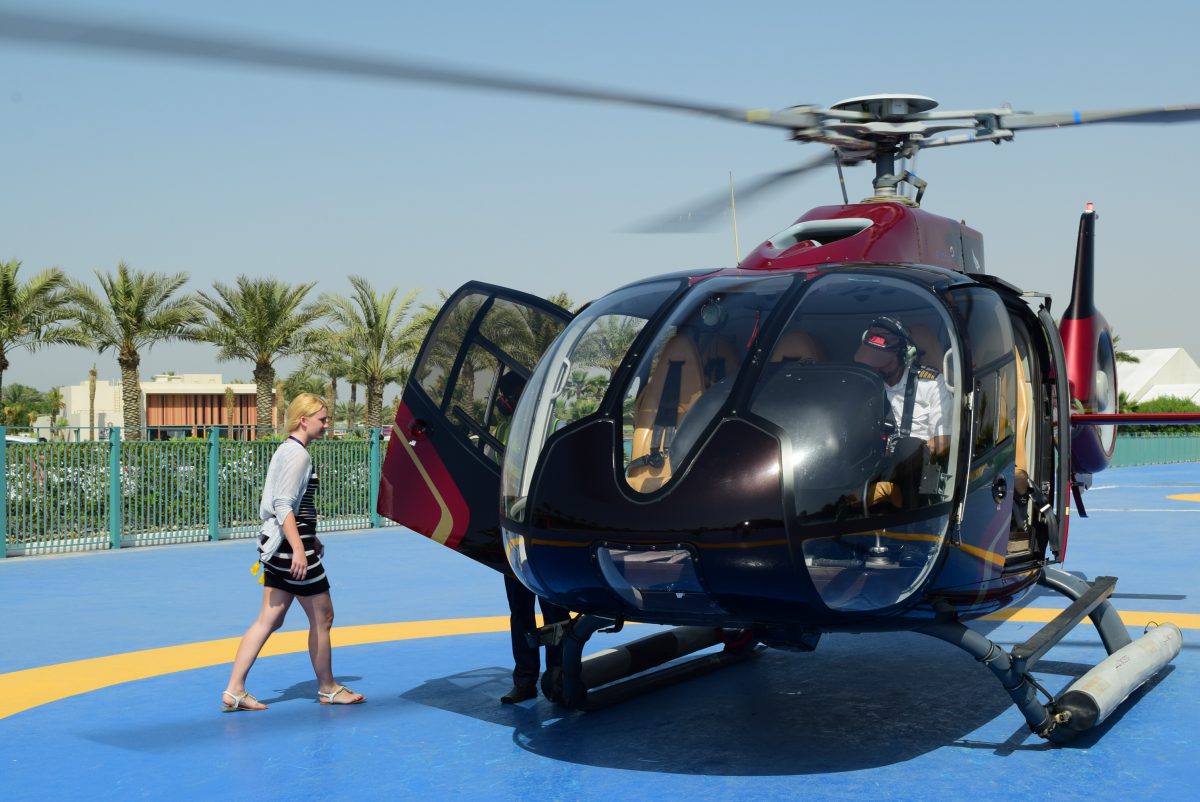 Alpha Tours Dubai Miriam Ernst Travel Blogger Helicopter Jpg Be Sparkling
