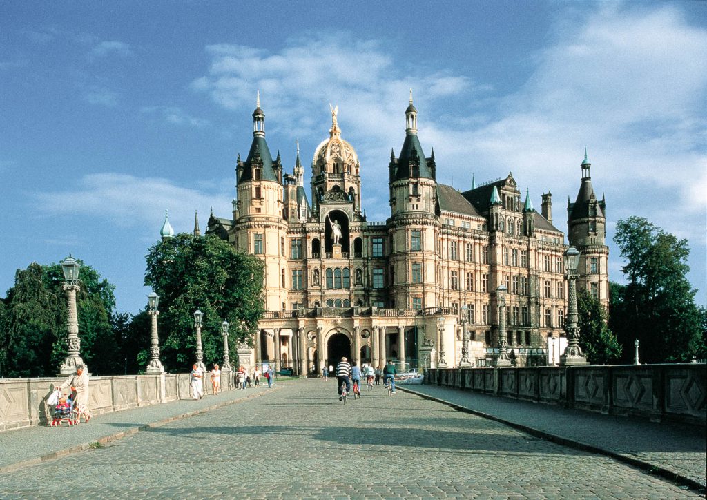 Schweriner Schloss, Schwerin, Ausflugsziel Mecklenburg Vorpommern, Deutschland Urlaub