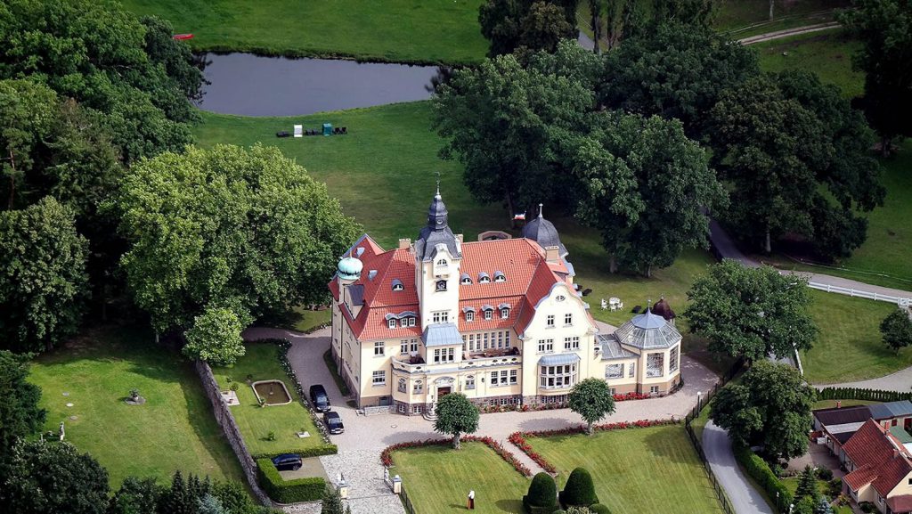 Schlosshotel Wendorf, Schwerin, exterior view, drone, 5 - Star- Hotel, holiday in Germany, luxury holiday