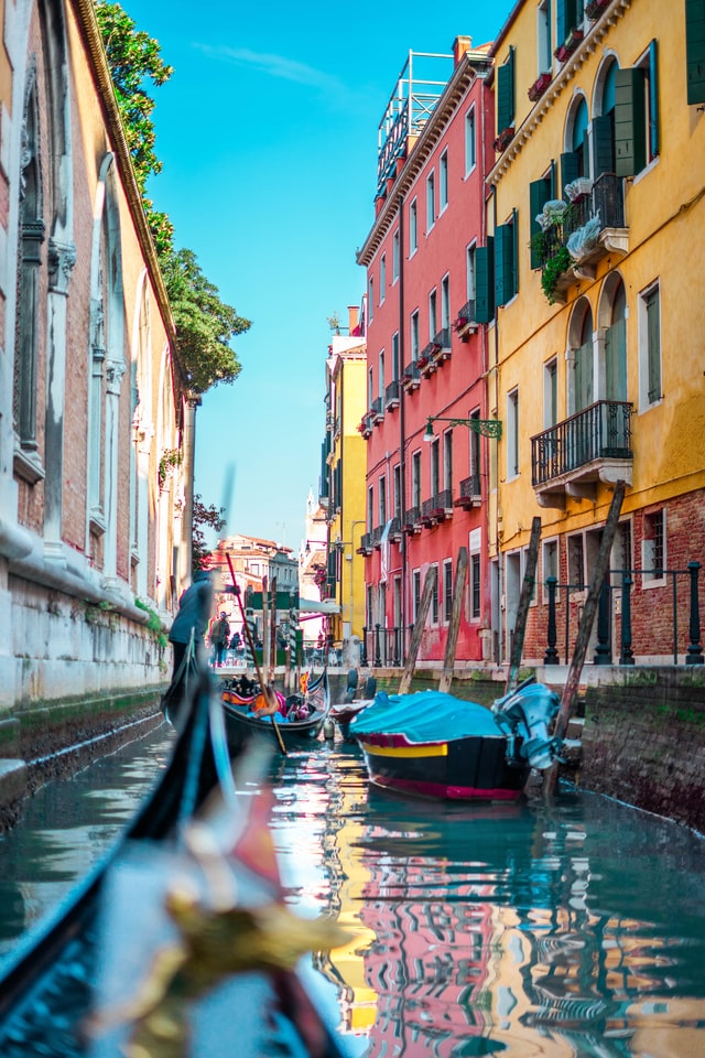 Italien,Venedig,Gondeln,Wasser, Bunte Häuser